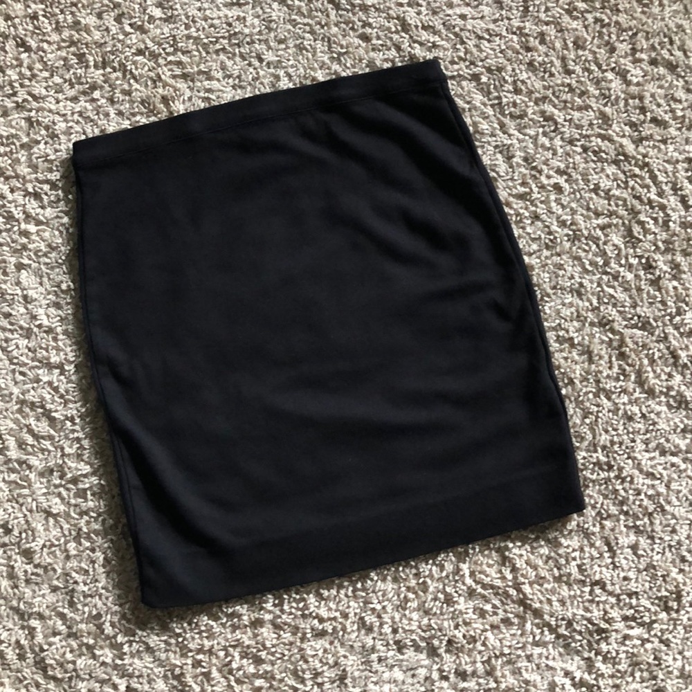 Black mini skirt